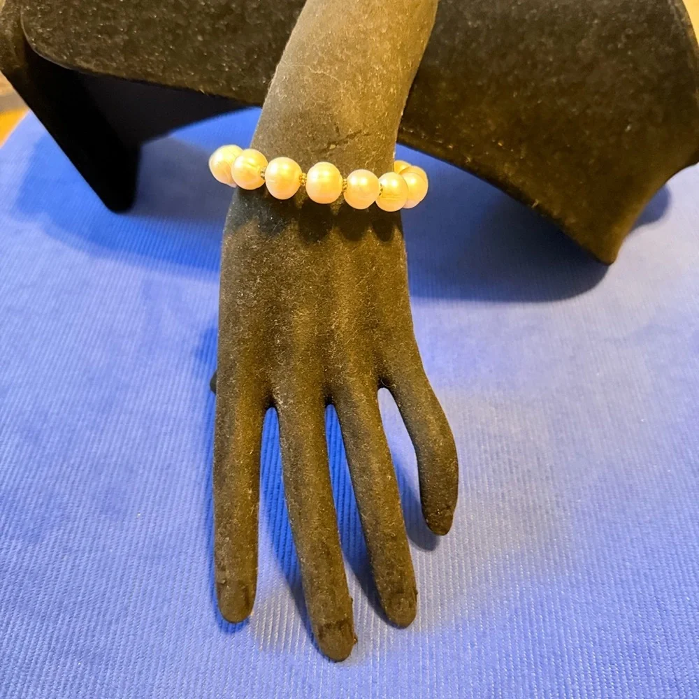 Iridescent Genuine Freshwater Pearl Bracelet